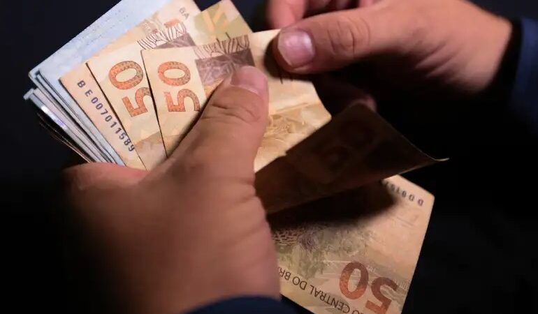 Empréstimo consignado para CLT disponível a partir de hoje (21/03): saiba como funciona
