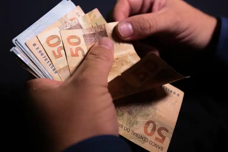 Empréstimo consignado para CLT disponível a partir de hoje (21/03): saiba como funciona