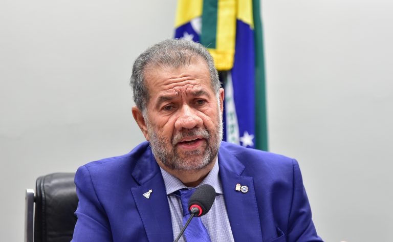Lupi detalha ações contra fraudes no INSS e parlamentares cobram devolução imediata a aposentados