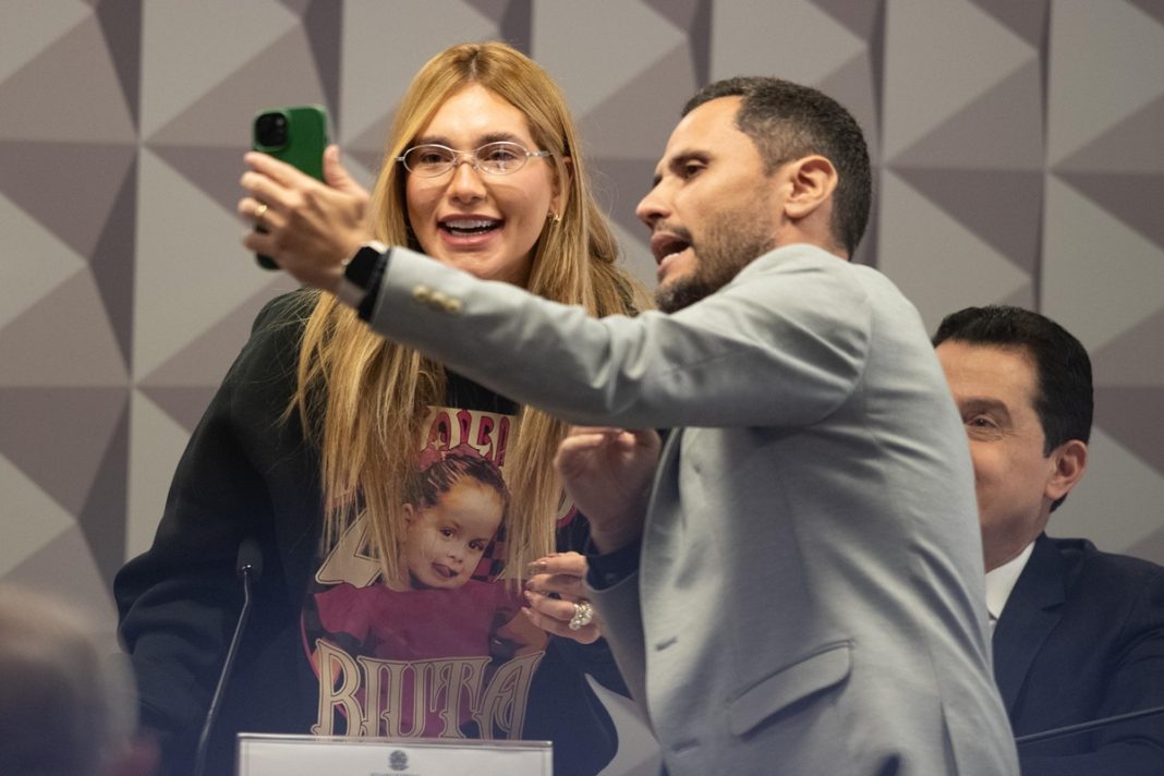Vergonha: Cleitinho é criticado nas próprias redes após pedido de foto a Virginia
