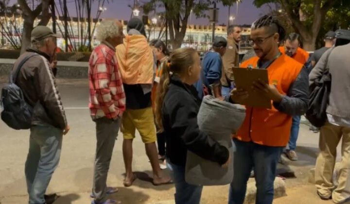Prefeitura de BH intensifica ações de proteção à população em situação de rua com a chegada do frio