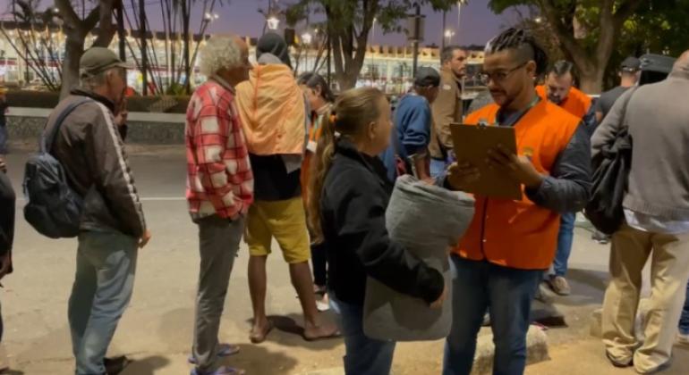 Prefeitura de BH intensifica ações de proteção à população em situação de rua com a chegada do frio