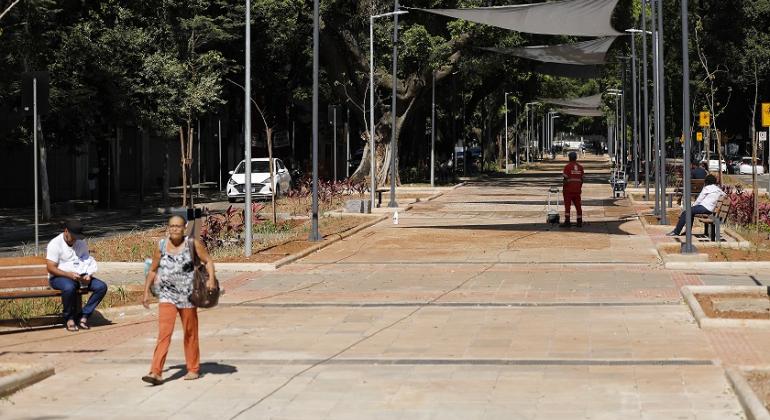 Avenida Bernardo Monteiro é revitalizada e volta a ser referência de lazer e convivência no Centro de BH