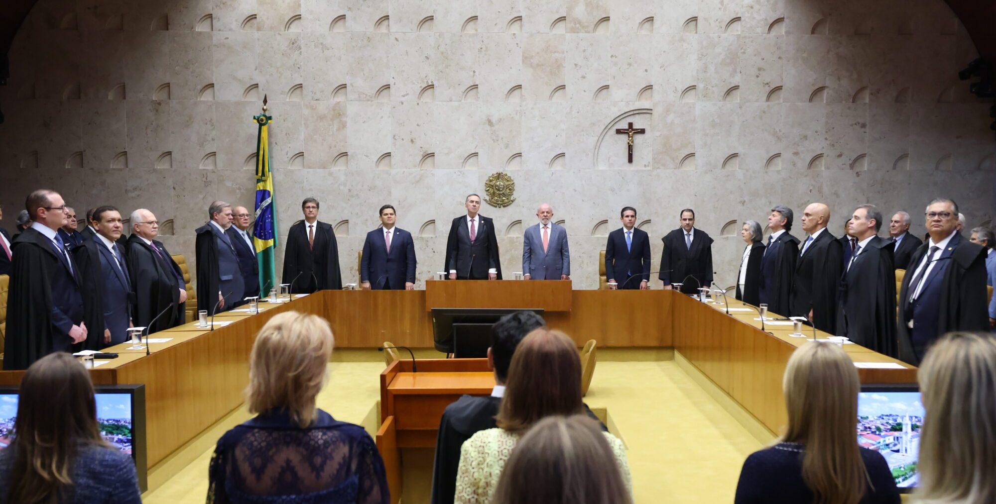 STF reforça que não cabe anistia ou indulto para Bolsonaro e aliados condenados
