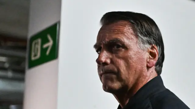 STF condena Bolsonaro a 27 anos e 3 meses de prisão por trama golpista