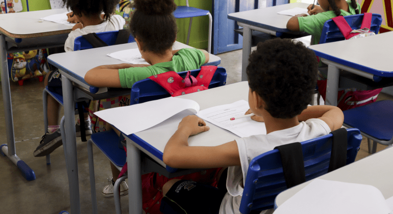 Belo Horizonte aplica simulados em escolas municipais para preparação do Saeb 2025