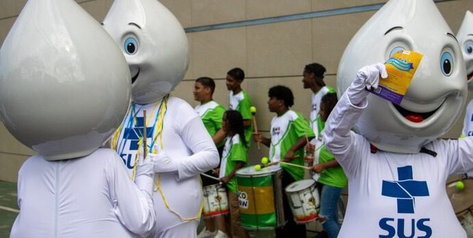 Folia com saúde: blitz educativa orienta público em Belo Horizonte