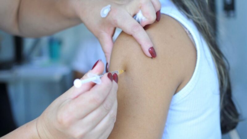 Betim oferece vacina contra o HPV temporariamente para jovens de 15 a 19 anos
