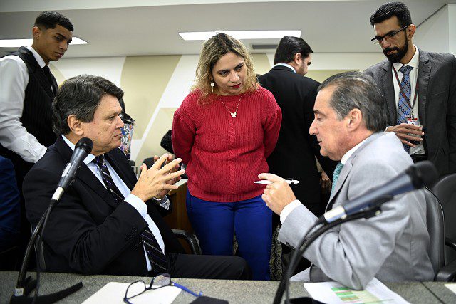 Recomposição de 4,62% para Servidores Pronta para Votação Final