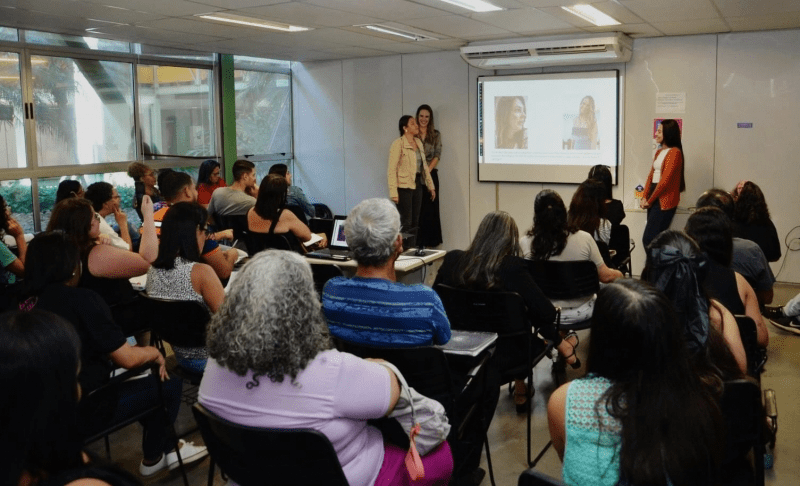 Prefeitura de Betim Promove Palestra sobre Bom Humor no Trabalho para Servidores