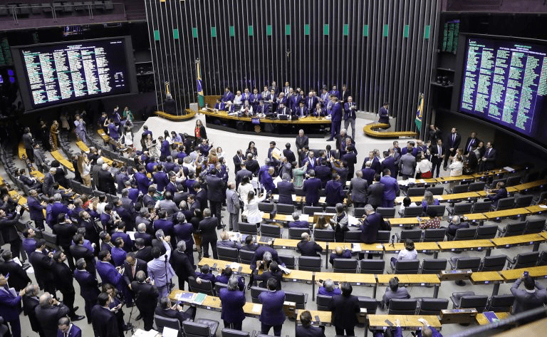 Câmara aprova isenção tributária para carnes e finaliza regulamentação da reforma tributária