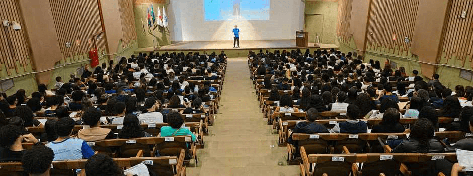 Educação Promove Segunda Superaula Preparatória para o Enem