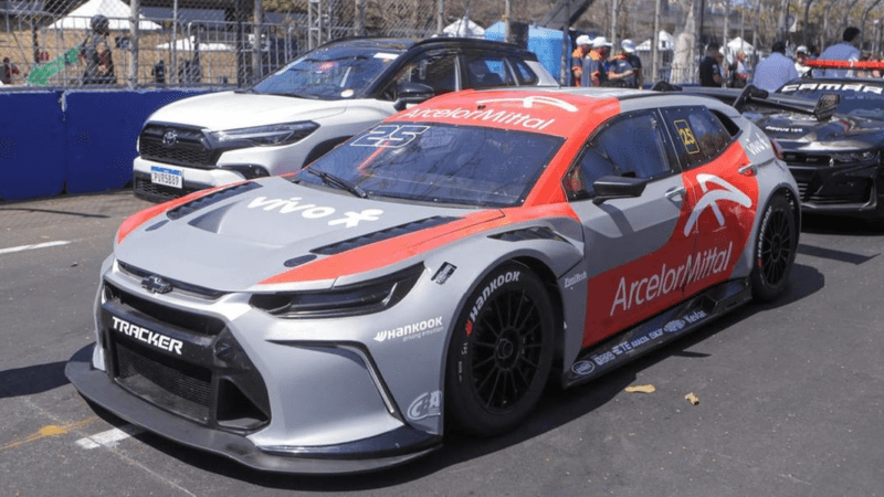 Stock Car 2025: Novo carro é revelado em circuito de rua de BH