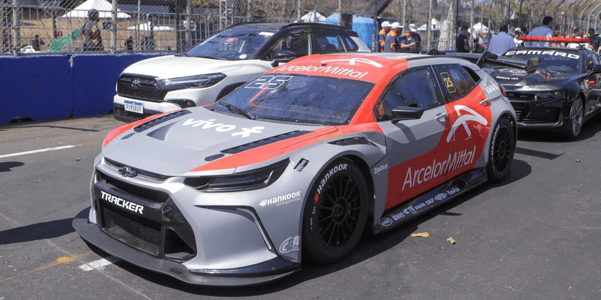 Stock Car 2025: Novo carro é revelado em circuito de rua de BH