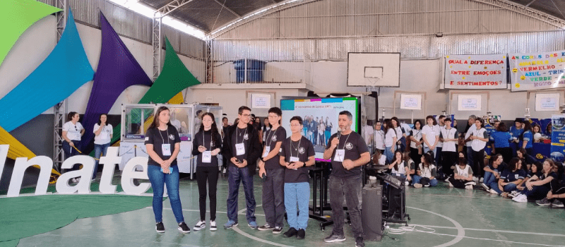 Estudantes do Ensino Médio em Tempo Integral Compartilham Experiências em Intercâmbio Escolar