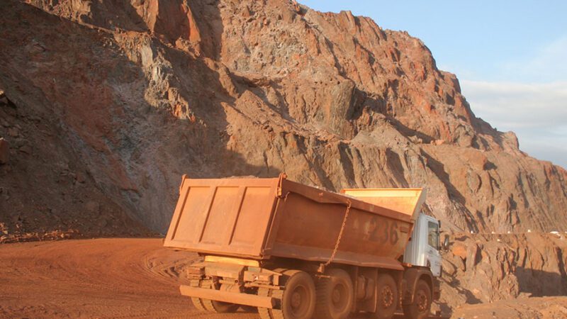 A PF realiza operação contra a mineração ilegal em Minas Gerais; duas empresas tiveram suas atividades suspensas