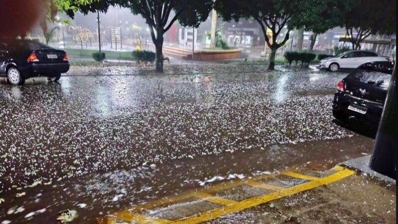 Em MG, 122 cidades estão em estado de alerta para granizo e tempestades