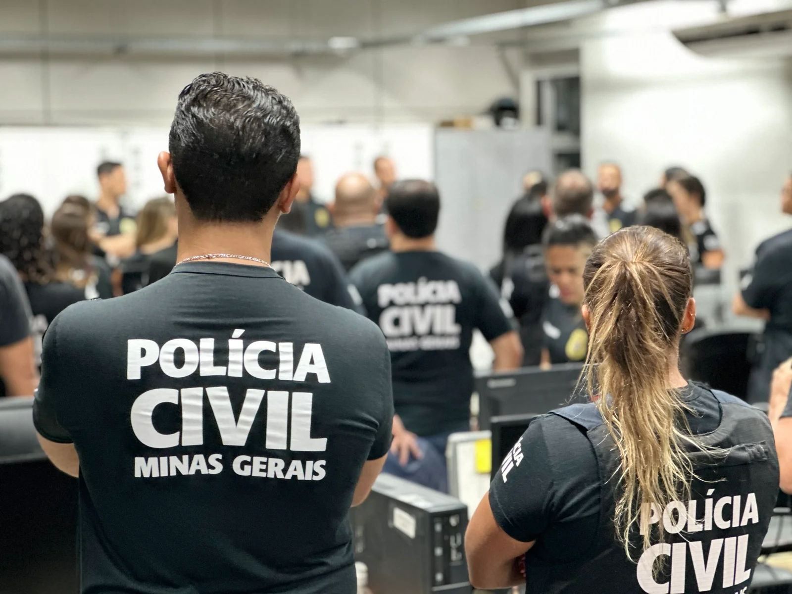 Ainda em outubro concurso para Polícia Civil de Minas Gerais,  255 vagas e salários de até R$ 14.931,31!