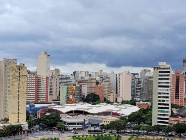 Alerta da Prefeitura de Belo Horizonte para chuvas pesadas e granizo até o dia 13 de outubro