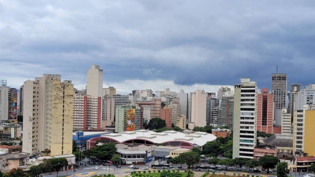 Alerta da Prefeitura de Belo Horizonte para chuvas pesadas e granizo até o dia 13 de outubro