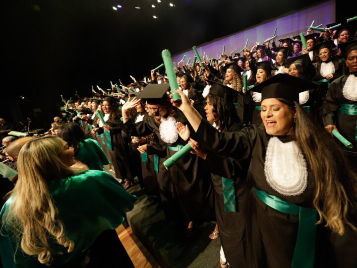 126 estudantes concluem o curso técnico em Podologia do Trilhas de Futuro, oferecido pelo Governo de Minas