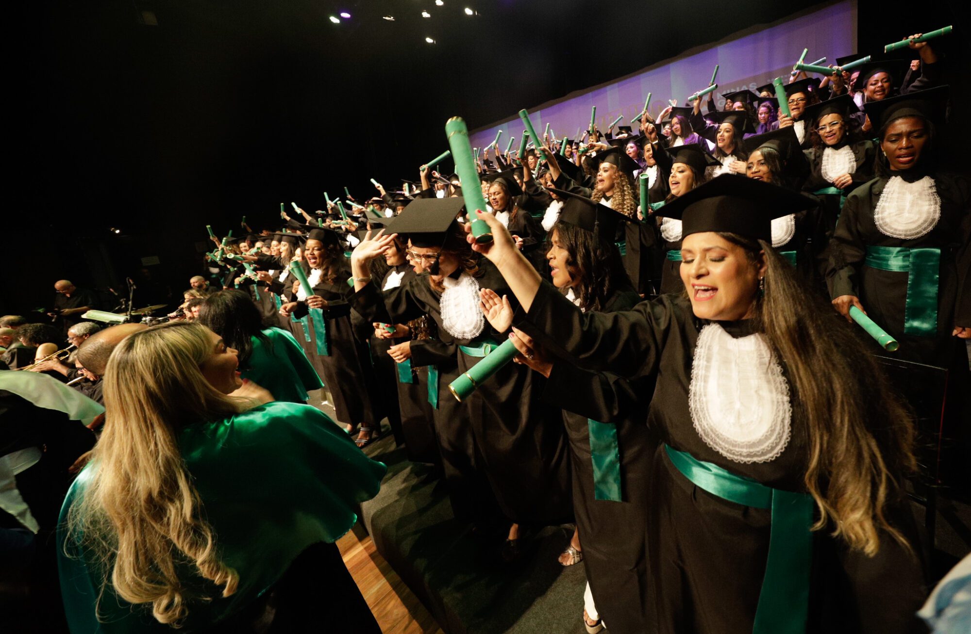 126 estudantes concluem o curso técnico em Podologia do Trilhas de Futuro, oferecido pelo Governo de Minas