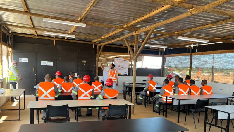 Detentos participam da construção do novo presídio de Lavras, Sul do Estado de MG