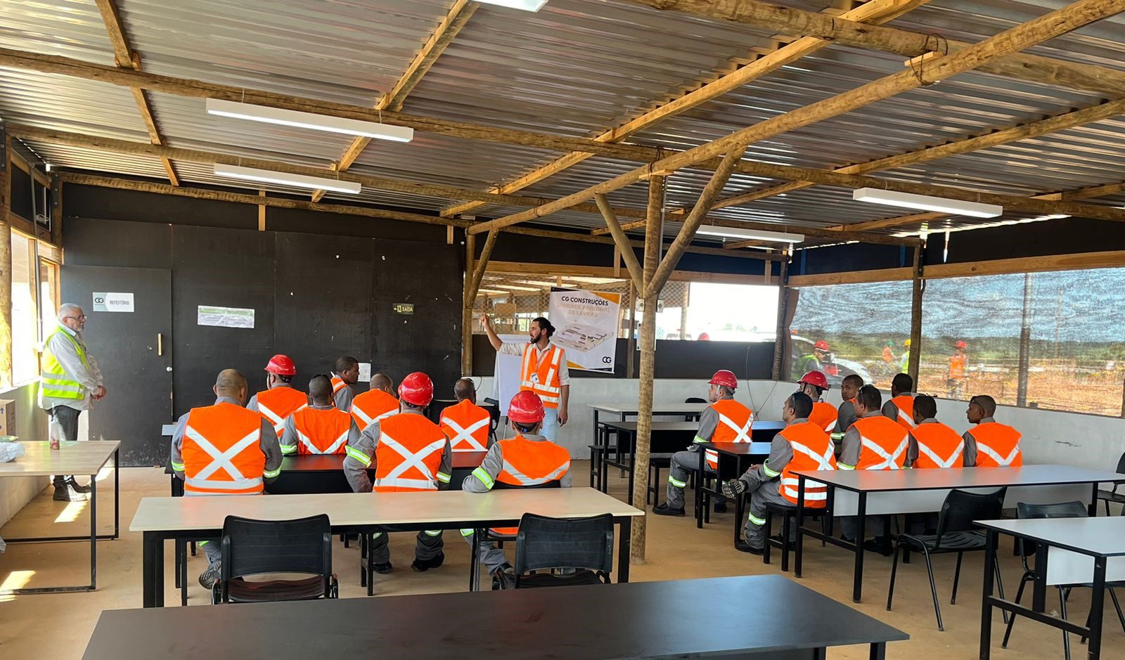 Detentos participam da construção do novo presídio de Lavras, Sul do Estado de MG