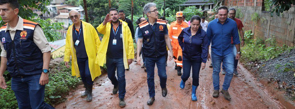 Governador vistoria áreas que sofreram com deslizamentos provocados pelas fortes chuvas que atingiram o Vale do Aço